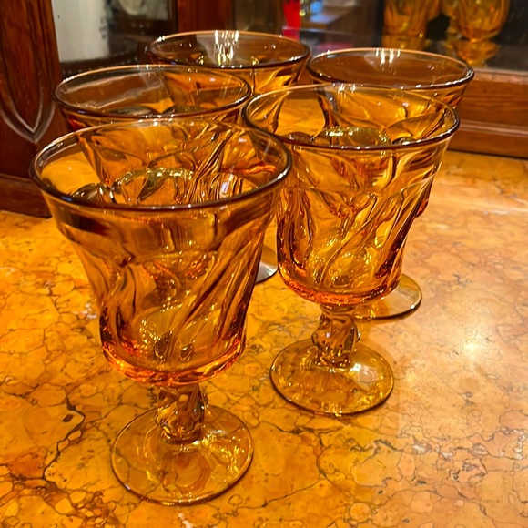5 amber tea or parfait glasses